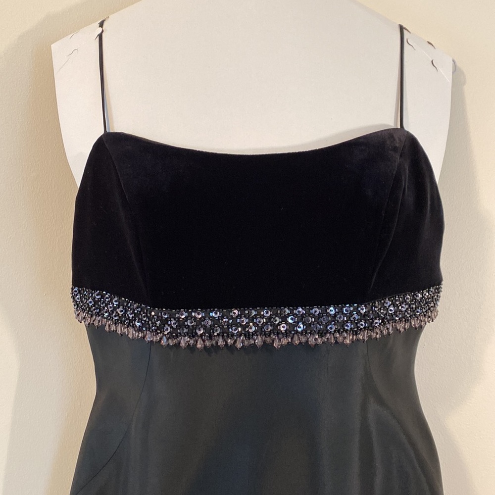 JS Collection formal gown - Picture 2 of 8